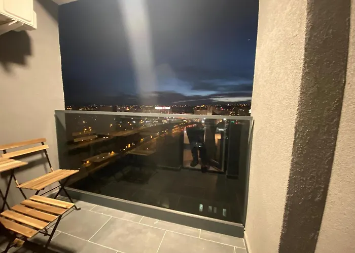 Elite Escape In The Couple